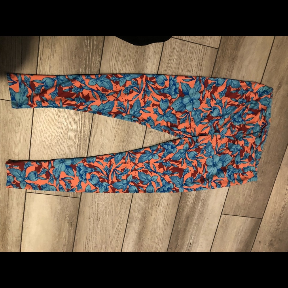 Tall and Curvy LulaRoe leggings